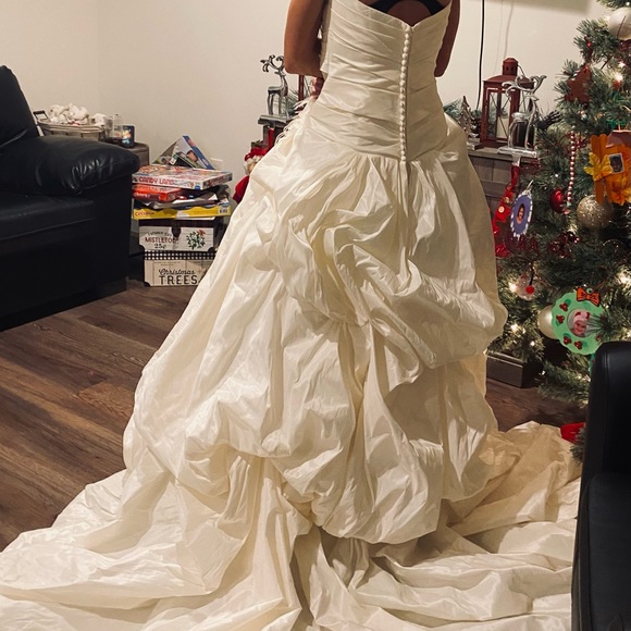 Casablanca Wedding Dress, New/Never Used - Picture 7 of 11